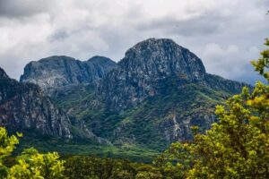 A grandeza do Monte Binga: o ponto mais alto de Moçambique