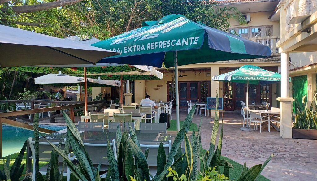 Onde e o que comer na Cidade da Beira? Restaurante Tuga