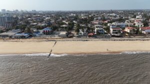 Praia Miramar: o novo cartão-postal de turismo sustentável da Beira